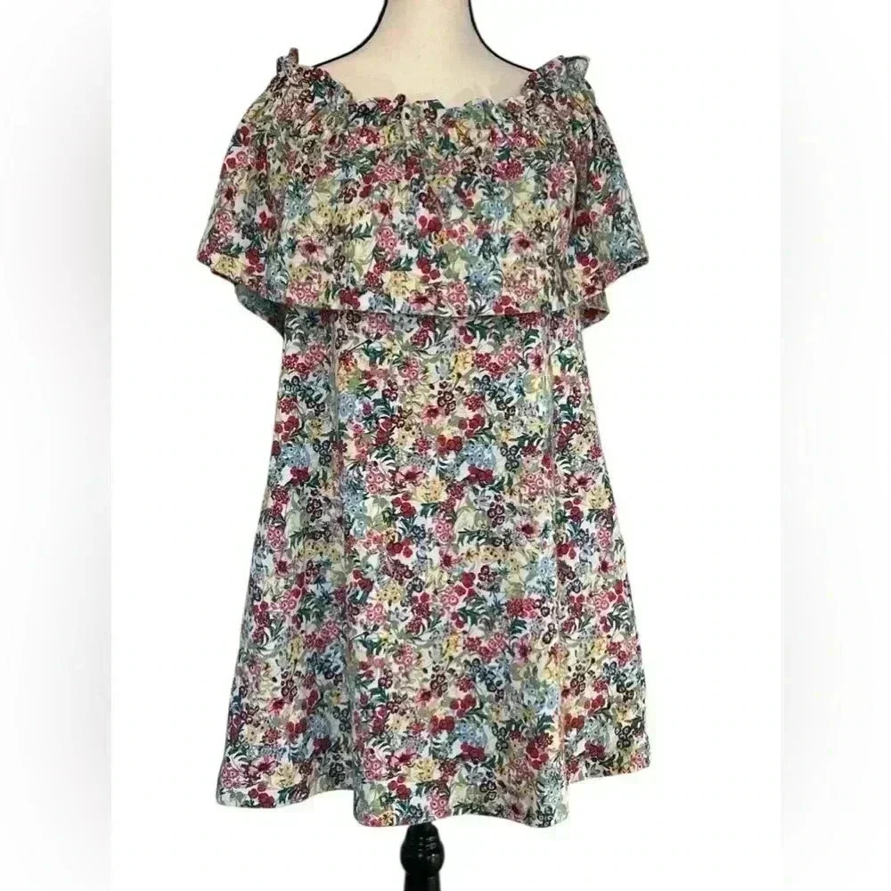 H&M Women’s size small off the shoulder floral themed dress spring/summer! 🌸